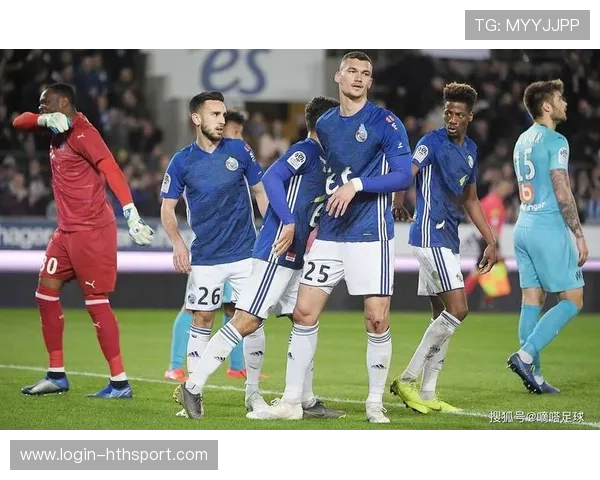 法甲球队推进高压围抢训练，前场施压更迅速